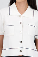 Top manga corta cuello camisero detalle linea