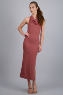Vestido halter escote cascada maxi