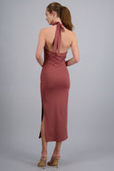 Vestido halter escote cascada maxi
