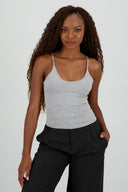 Top basico sin mangas