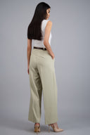 Pantalon recto sastreado con cinturon