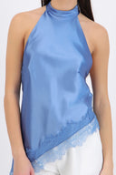 Top halter amarre satinado detalle encaje