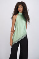 Top halter amarre satinado detalle encaje