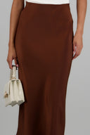 Falda midi satinada lisa