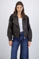 chamarra efecto piel oversized