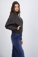 chamarra efecto piel oversized