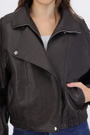 chamarra efecto piel oversized