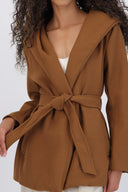Abrigo soft capucha