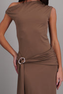 Vestido midi hombro caido detalle cadera
