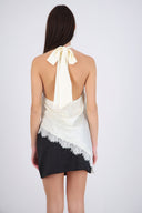 Top halter amarre satinado detalle encaje