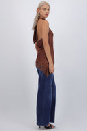 Top halter amarre satinado detalle encaje