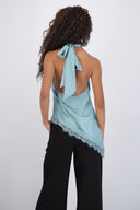 Top halter amarre satinado detalle encaje