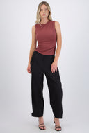 Pantalón barrel ajustable