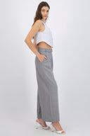 Pantalón rayas detalle pretina botones