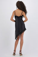 Vestido mini asimetrico encaje