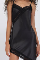 Vestido mini asimetrico encaje