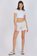 Short con encaje